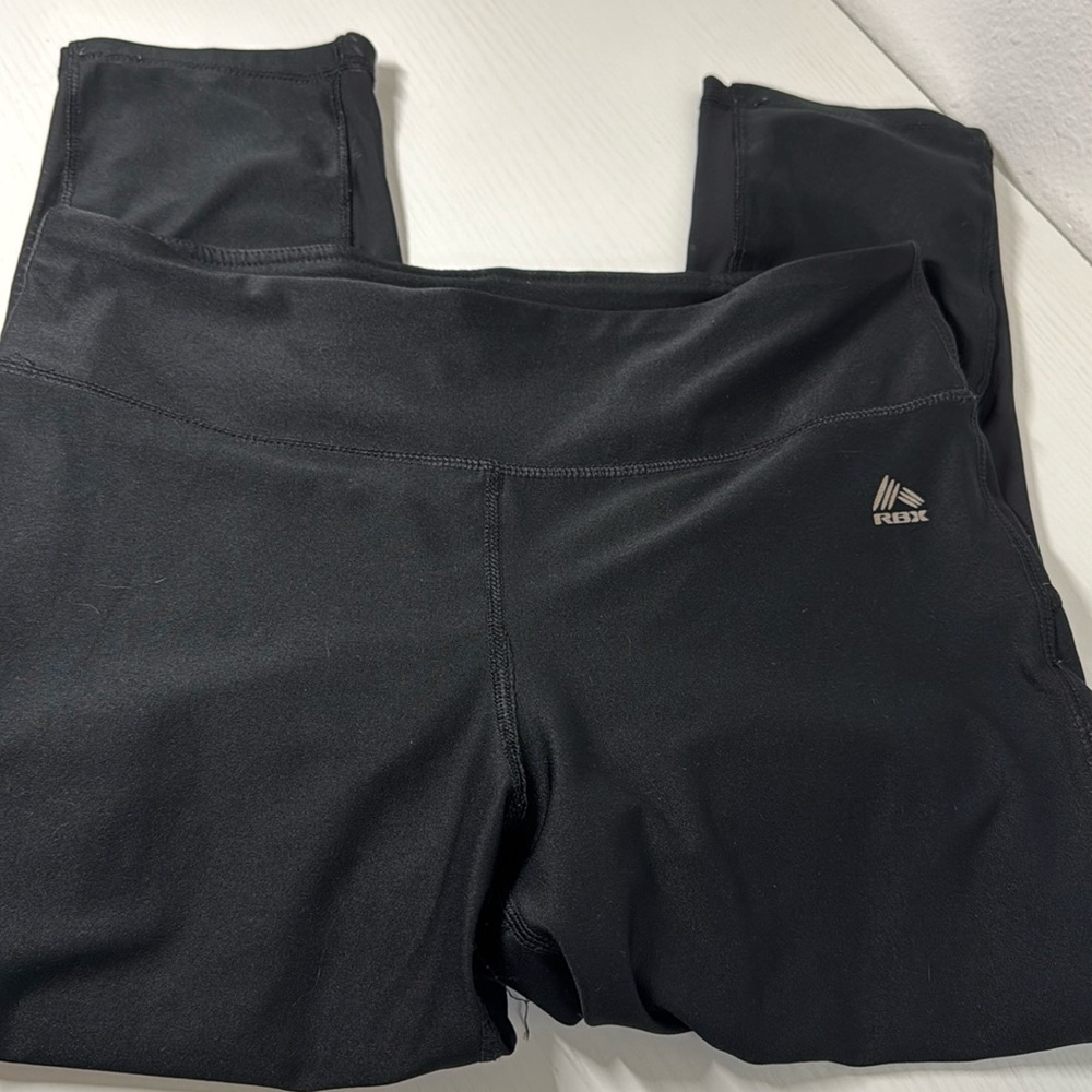 RBX Black cropped leggings.